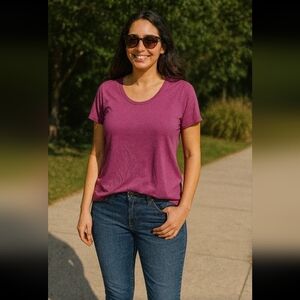 LuLaRoe Classic T-Shirt in Fuschia Pink - Size Medium